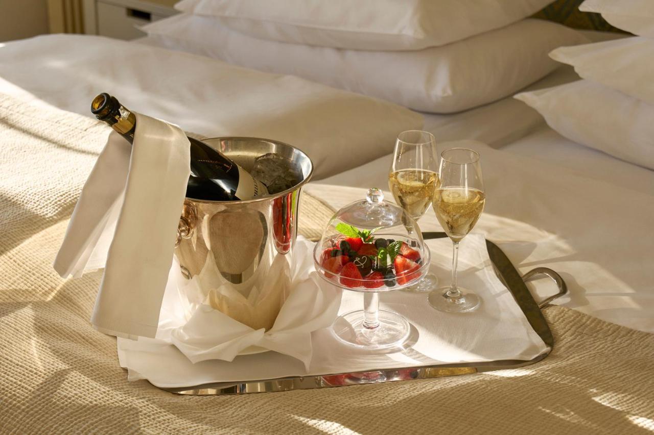 Hotel Diplomat Стокгольм Екстер'єр фото Room service
