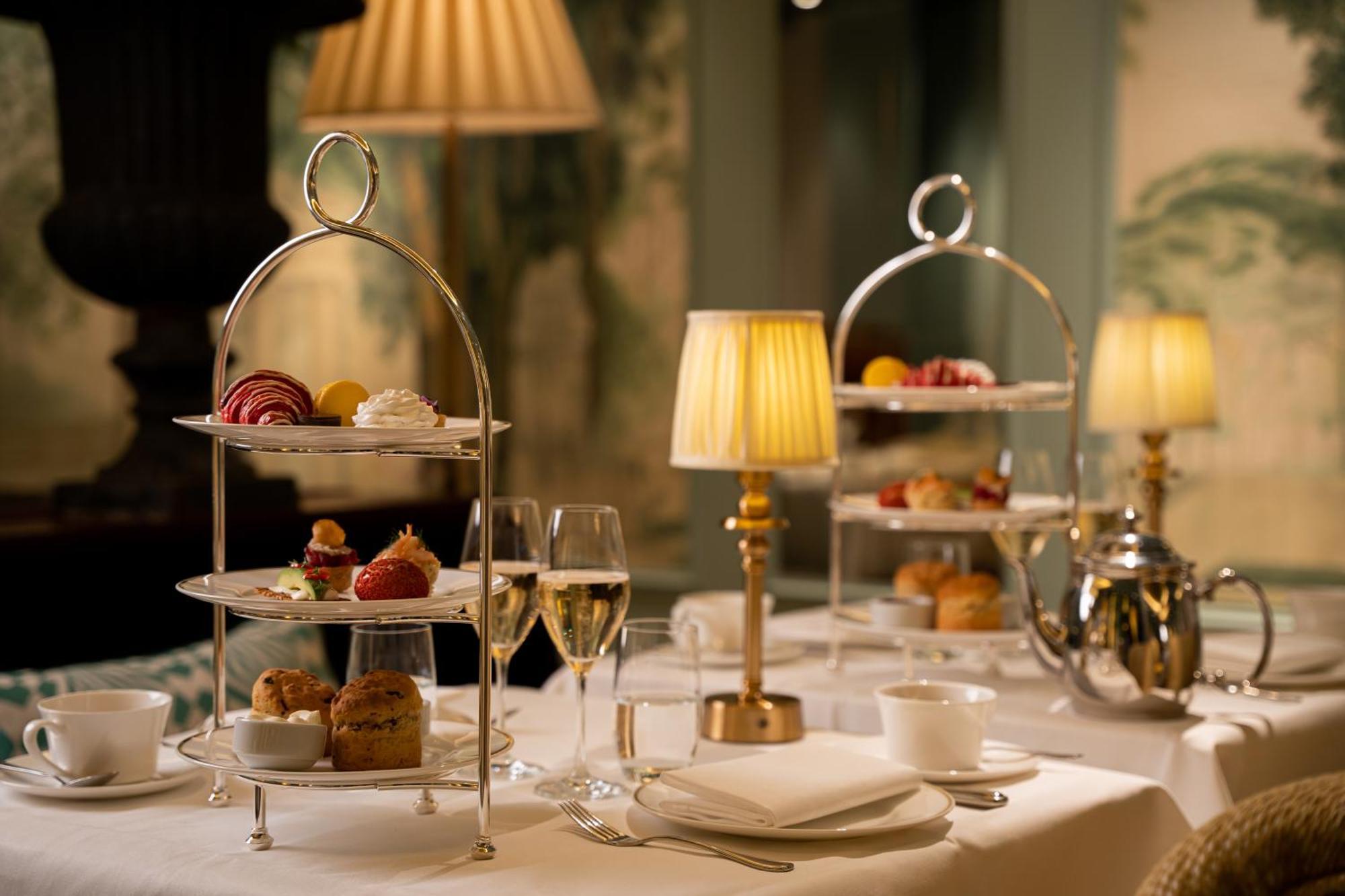 Hotel Diplomat Стокгольм Екстер'єр фото Afternoon tea at the Ritz