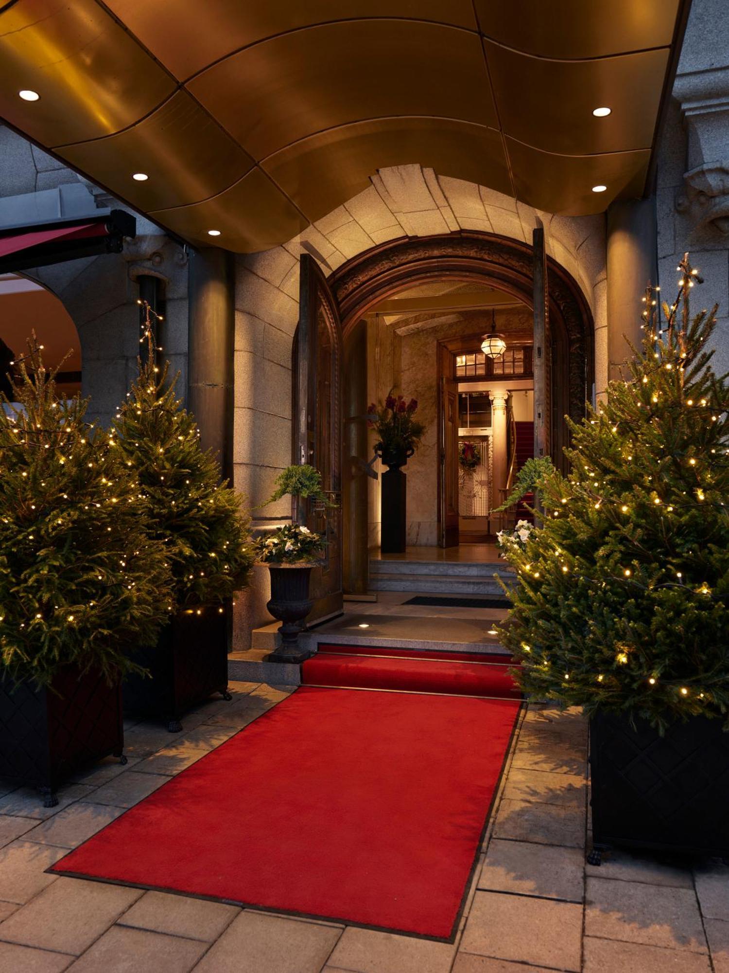 Hotel Diplomat Стокгольм Екстер'єр фото Entrance to the hotel